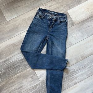 American Eagle Outfitters Women's Dark Blue Strigid Mom Jeans
